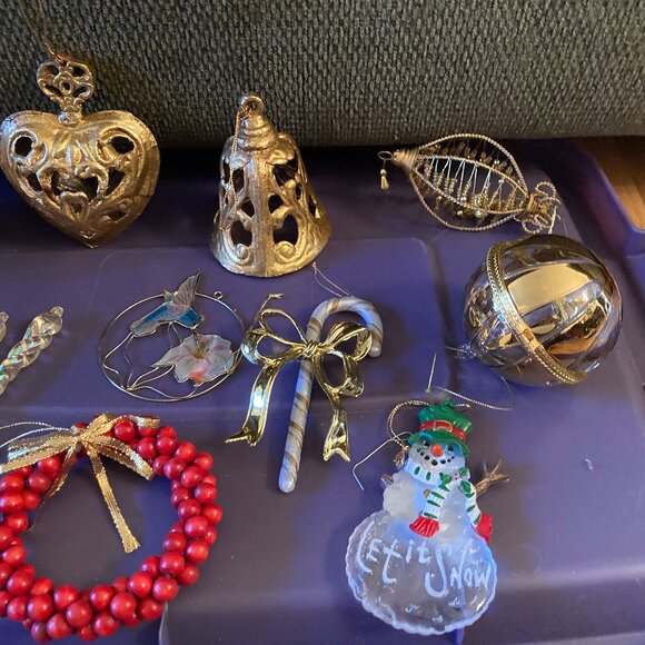 Beautiful Xmas Ornaments & Iciciles - Picture 4 of 5